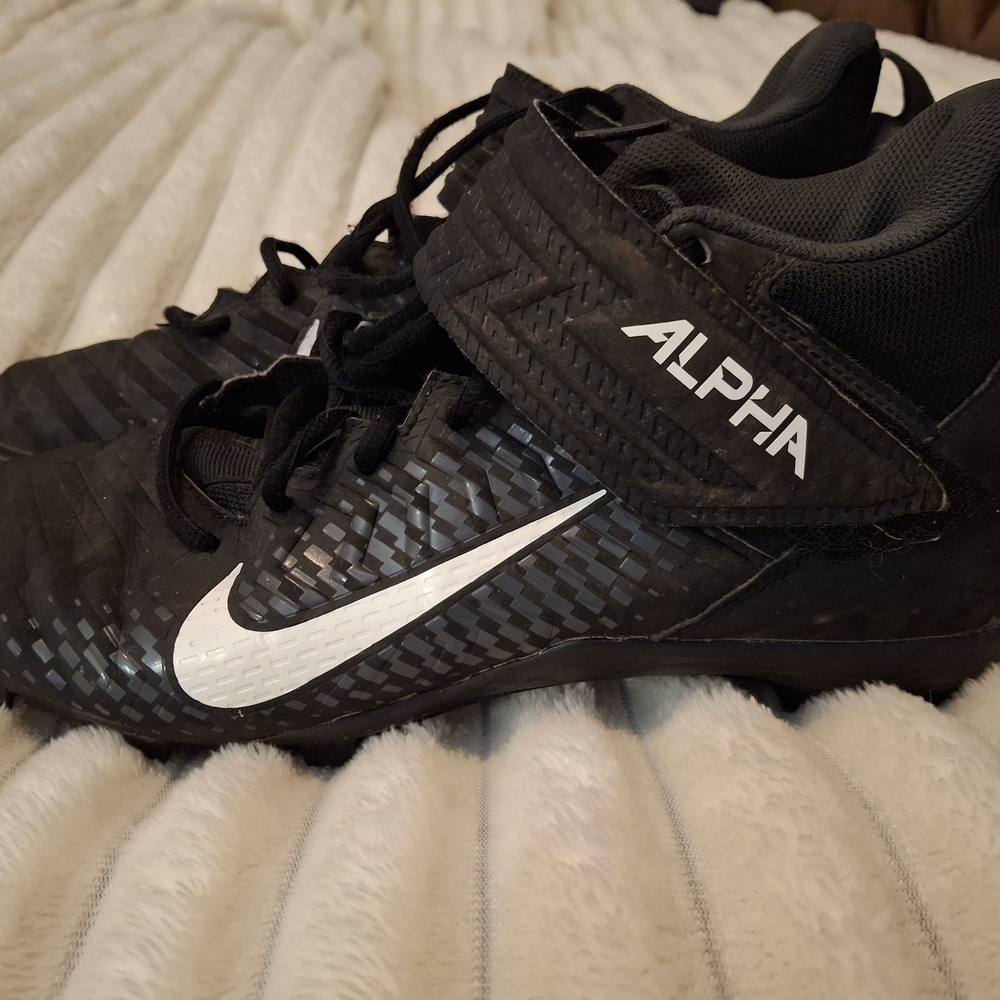 Men's Nike Alpha Menace Varsity 2 Football cleats AQ854-001